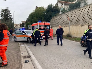 Incidente oggi a Fermo: bambina di 11 anni investita a Casette d'Ete, è grave