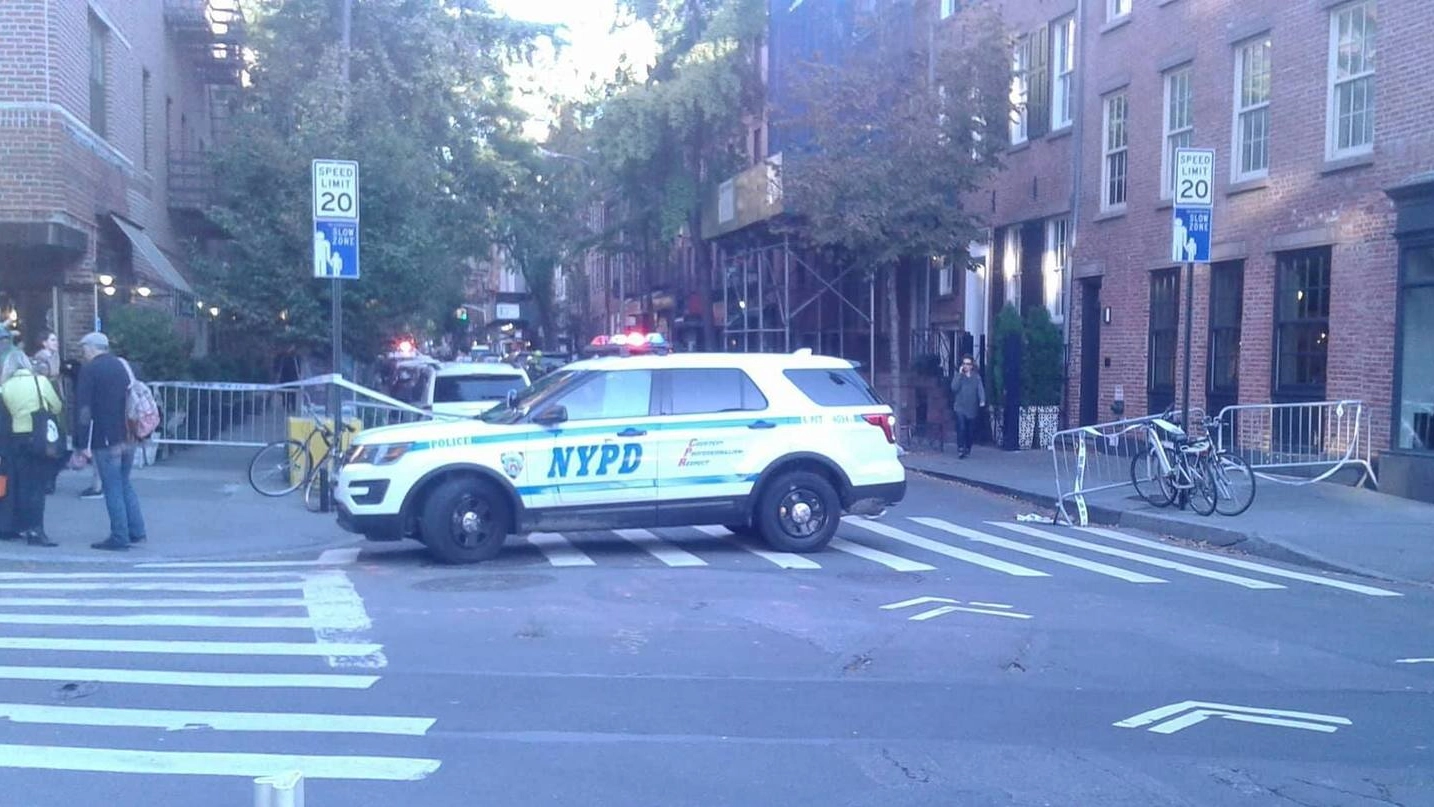 Strade bloccate dalla polizia nella foto scattata ieri dall’avvocato a New York