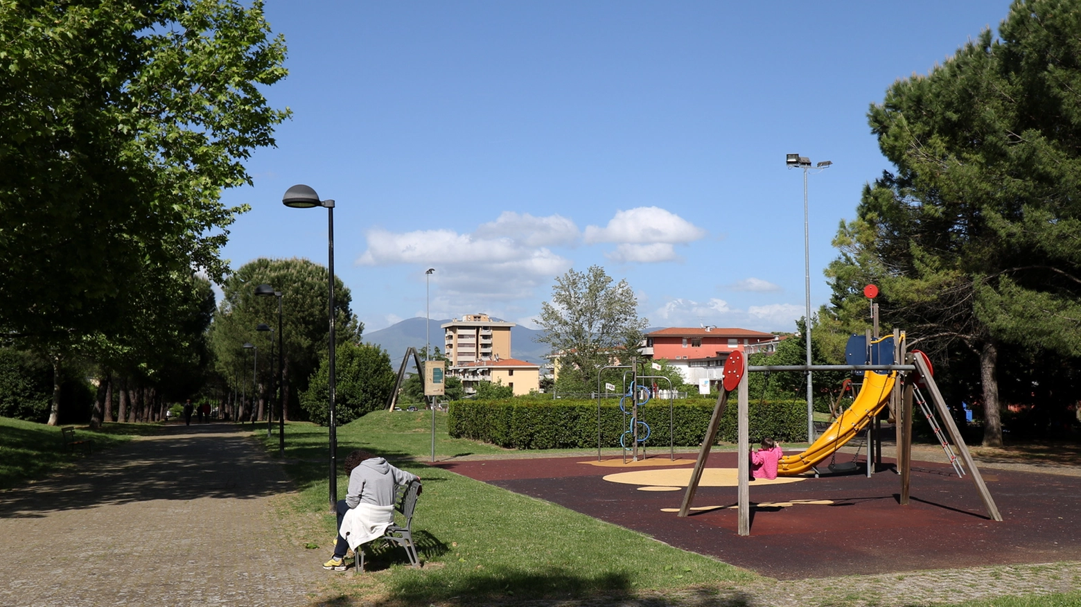 Un'altalena in un parco (Foto d'archivio Germogli)