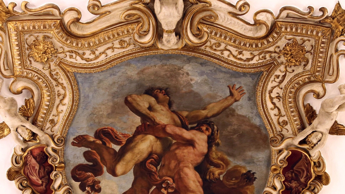 ‘L’Ercole e Anteo’, dipinto sul soffitto a secco dal Guercino nel 1631 