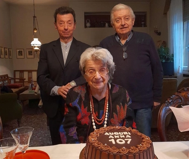 Anna Lazzarini, 107 anni: "Ora guardo la messa in tv, ma non rinuncio al ragù"