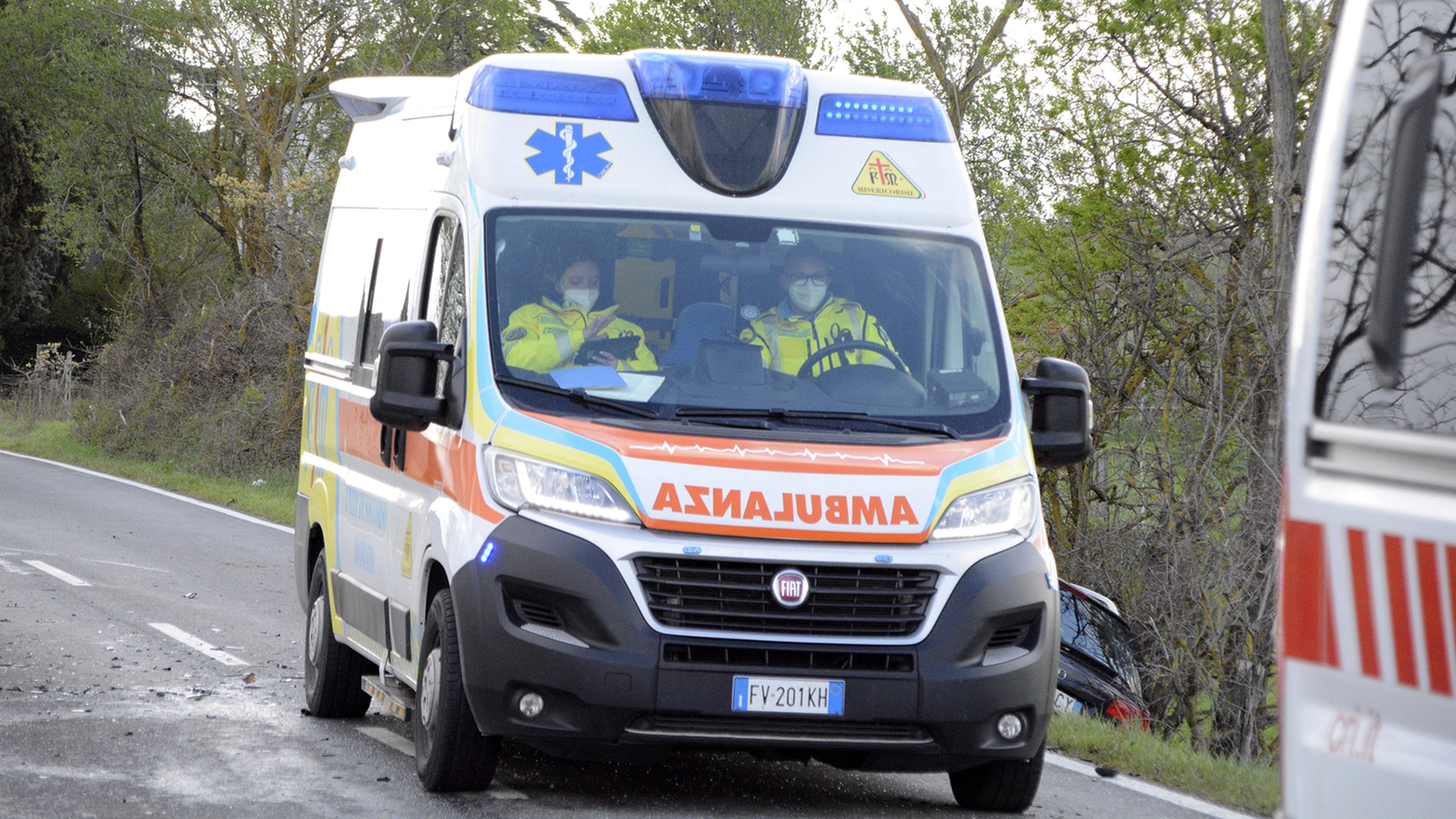 La vittima è un uomo di 76 anni di Fermo: si trovava a terra in territorio di Massignano (Ascoli)