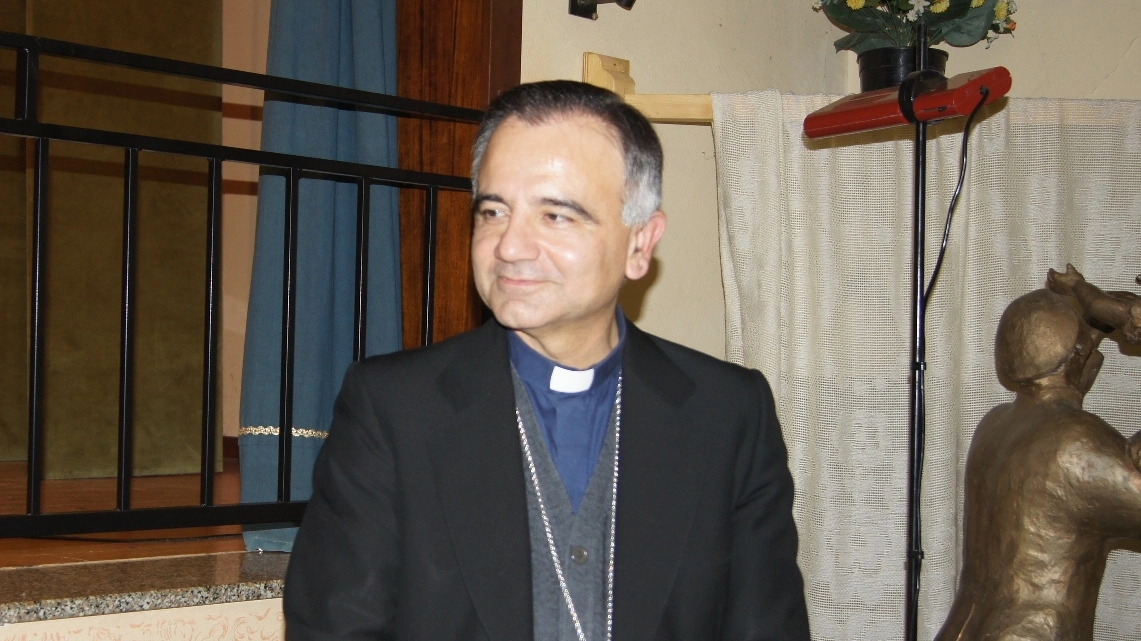 Il vescovo Castellucci