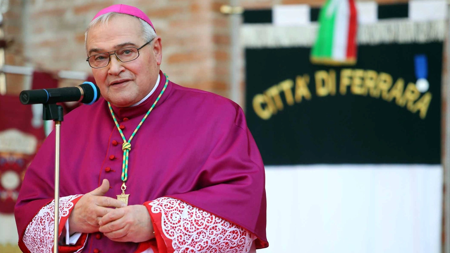 L’arcivescovo di Ferrara e Comacchio Luigi Negri.(foto Businesspress)