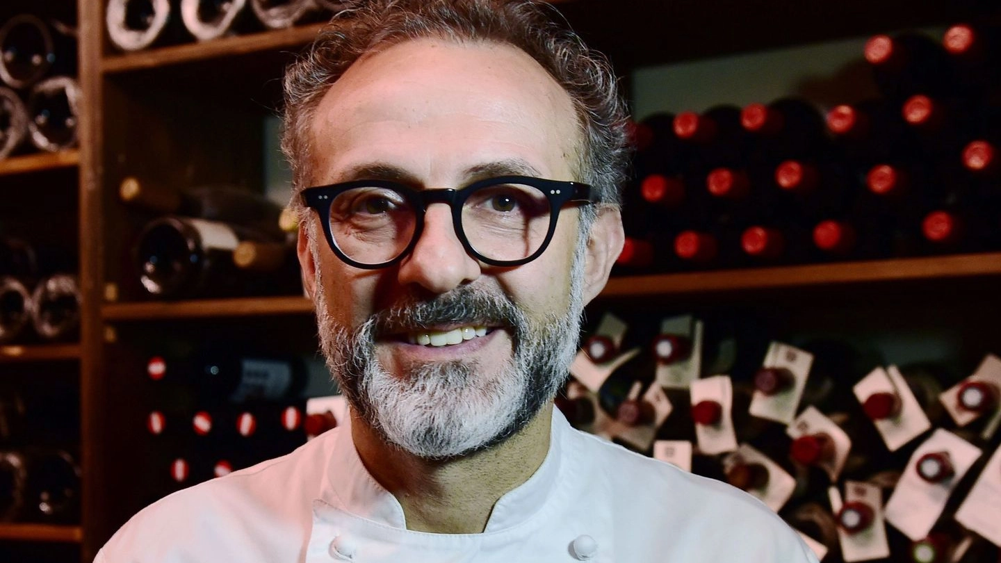 Lo chef Massimo Bottura ha avviato un progetto con il Museo Gucci a Firenze, con sale dedicate alla ristorazione