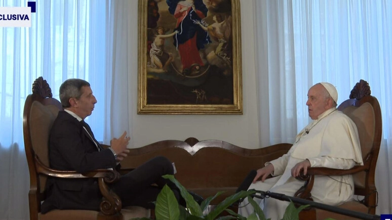 Papa Francesco nell'intervista in cui ha citato i pescatori di San Benedetto