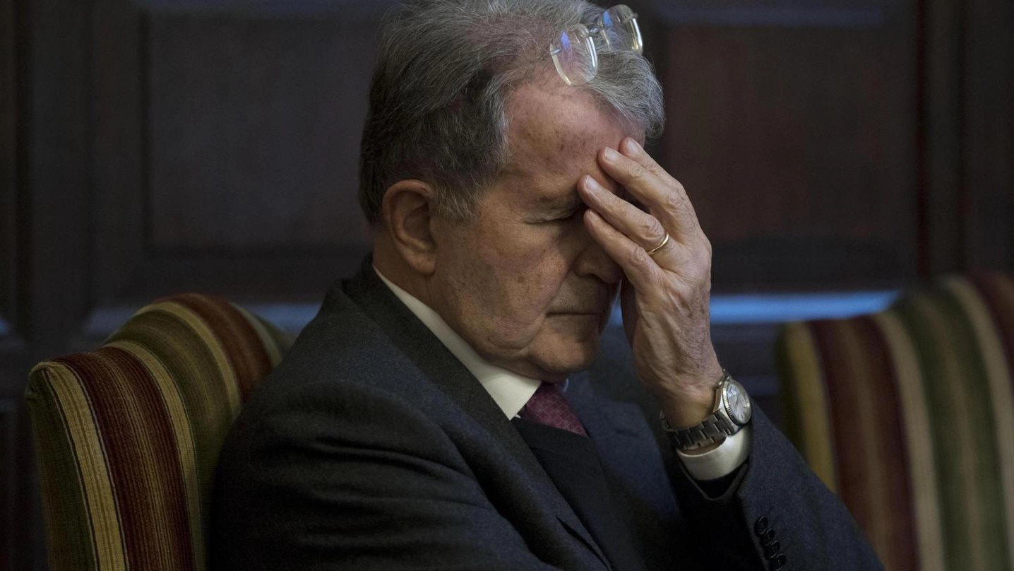 L’ex premier Romano Prodi (foto Ansa)