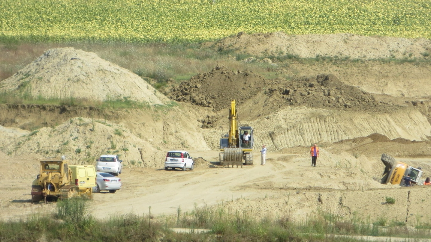 Lo scavo dove è avvenuto l’incidente, in località Cuffiano (Foto Veca)