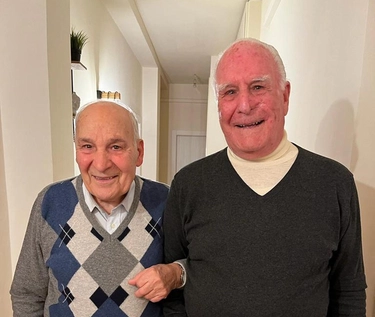 Trova il fratello dopo 80 anni: "Ha raccontato la sua vita e l’ho riconosciuto in tv a The Voice Senior"