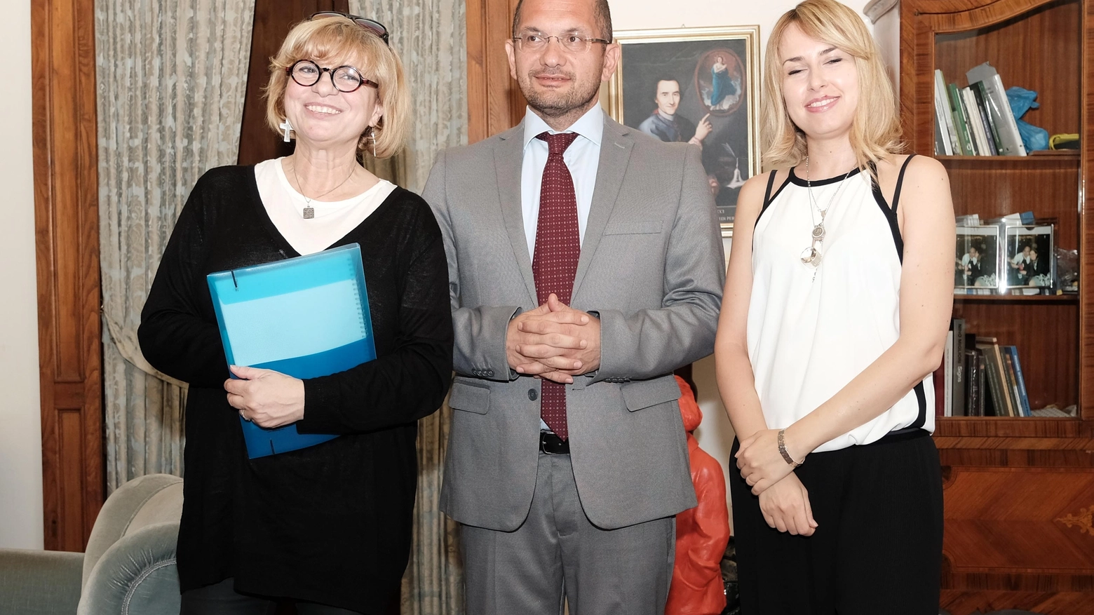 Piersandra Dragoni con il sindaco Castelli e l'onorevole Giorgia Latini
