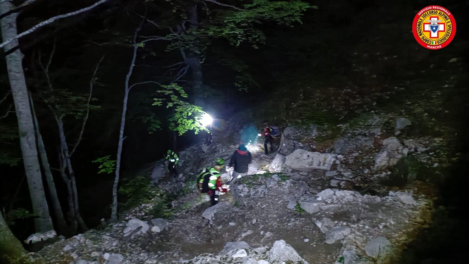 Il soccorso alpino in azione nella notte nelle Marche