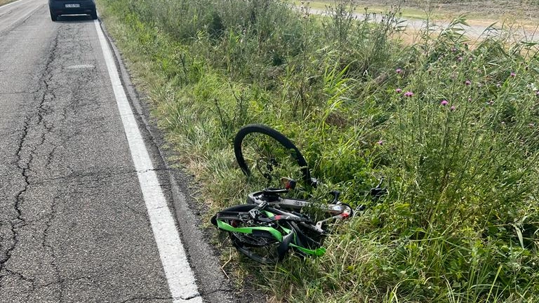 Incidente mortale a Molinella, la bici dell'anziano dopo l'impatto