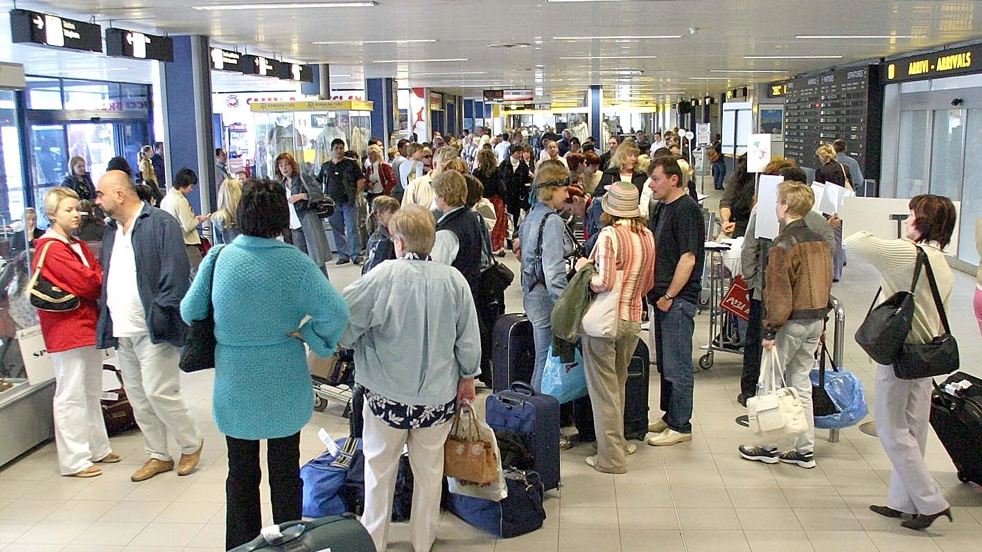 Aeroporto di Rimini, gente in partenza (Foto di repertorio Bove)