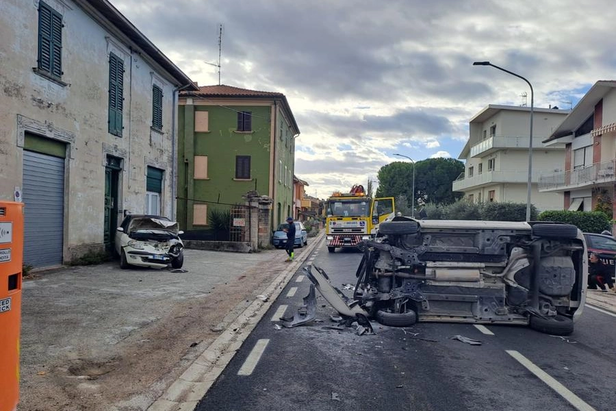 Incidente frontale a Mondolfo (foto Franceschetti)