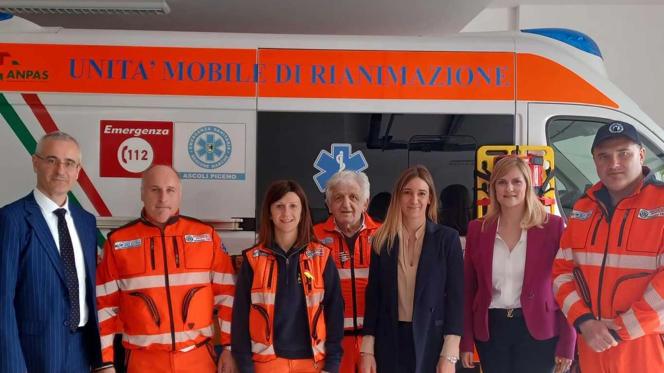 UniCredit aiuta la Croce Azzurra  Nuovi strumenti per l’emergenza