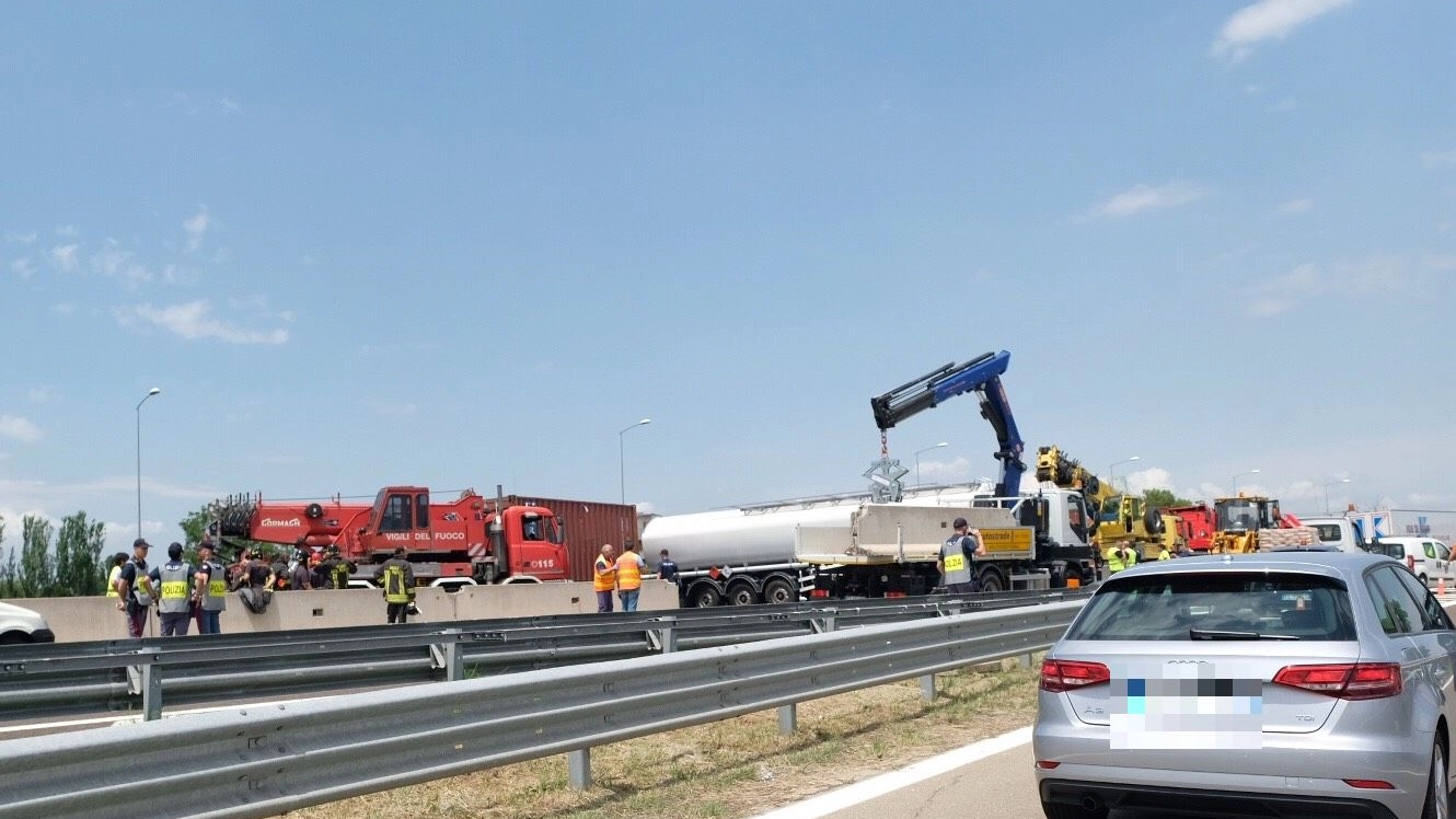 Incidente in autostrada a Bologna (FotoSchicchi)