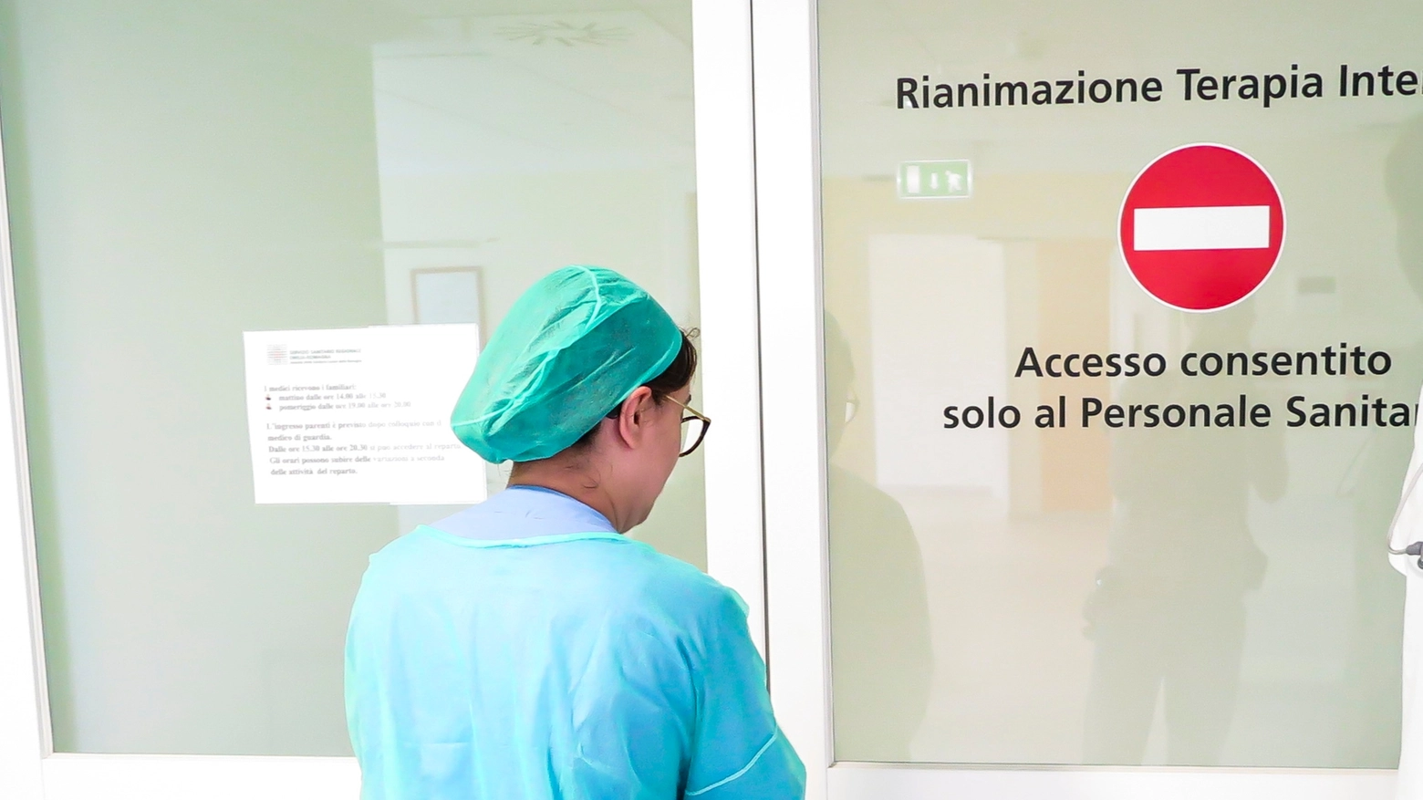 L'ingresso del reparto di terapia intensiva dell'ospedale Infermi di Rimini (Petrangeli)