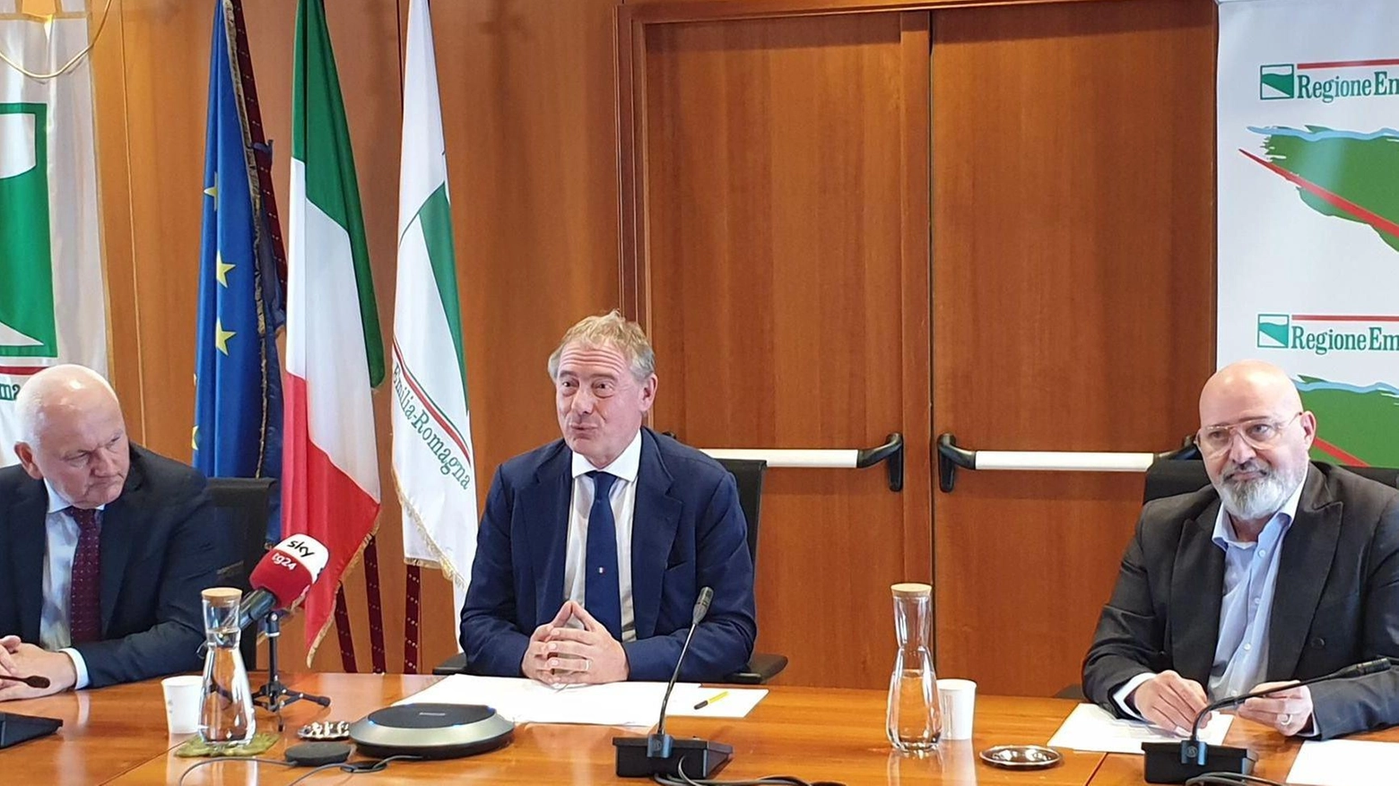 Il ministro Urso in Emilia-Romagna  "Il governo al lavoro sulla fase due"