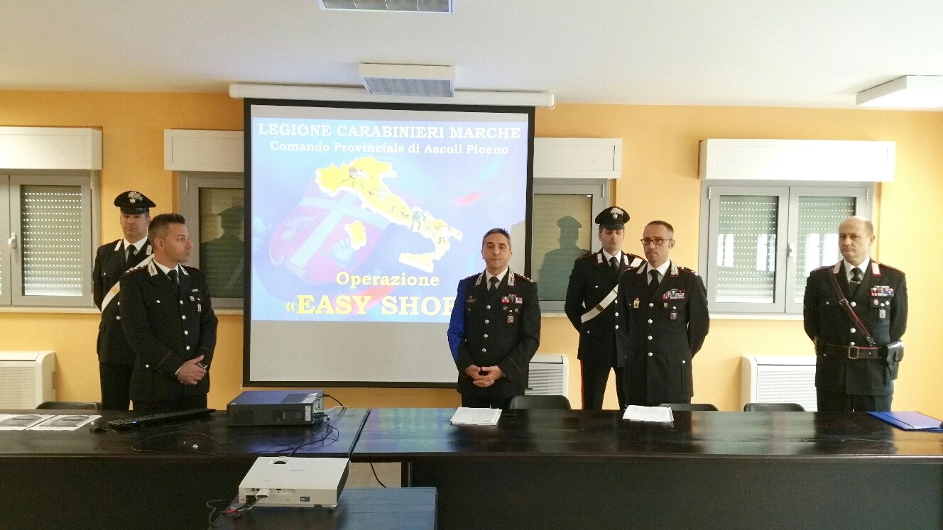 Fermo, furti nelle aziende calzaturiere: la conferenza dei carabinieri (Foto Zeppilli)