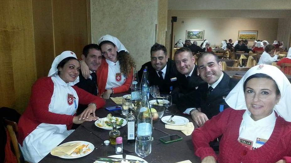 Mario Cerciello Rega (al centro) a Loreto insieme agli amici dell’Ordine di