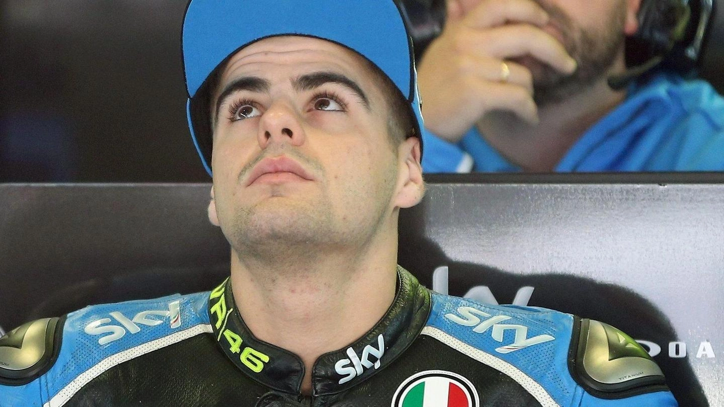 Romano Fenati, sospeso dallo Sky Racing Team Vr46, fondato da Valentino Rossi  (Ansa)