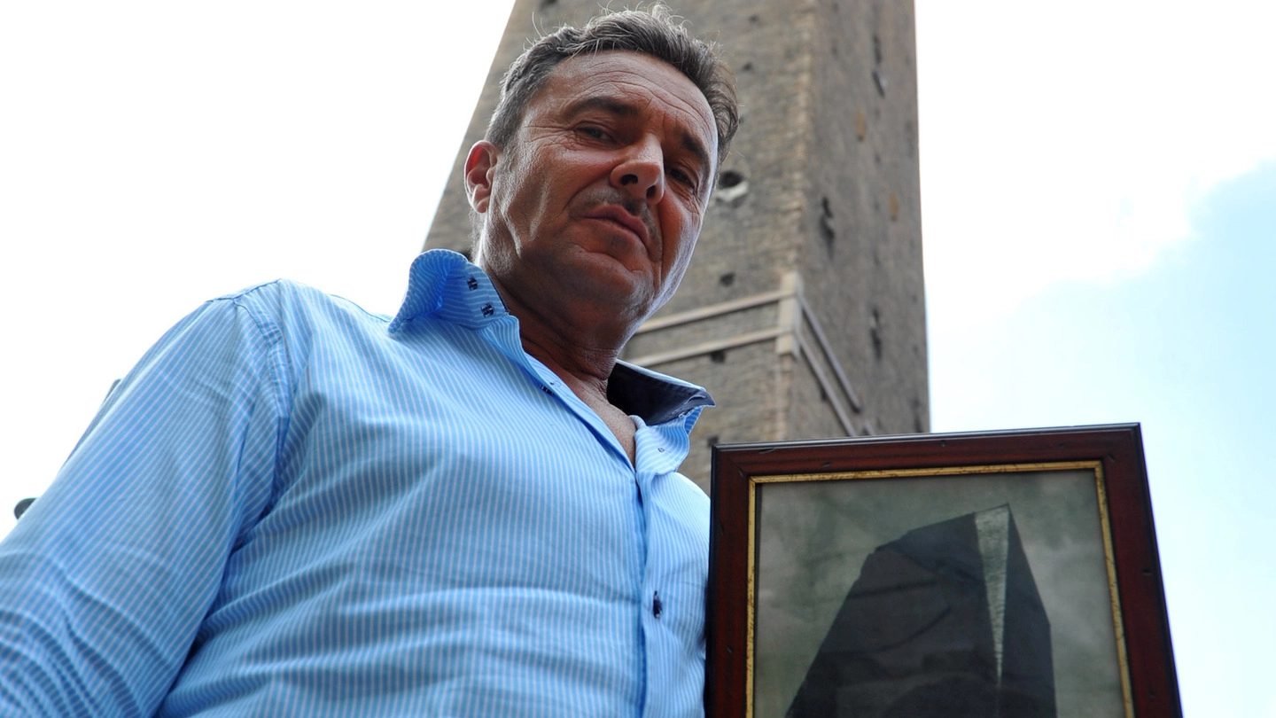 Bologna: Roberto Zazzaroni, custode della torre degli Asinelli (FotoSchicchi)