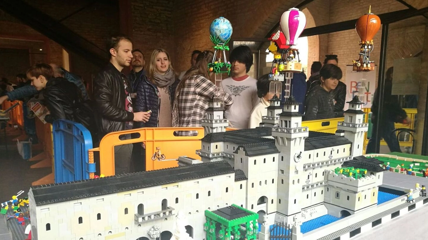 Il Castello Estense realizzato con i mattoncini Lego da un appassionato ferrarese: è uno dei pezzi pregiati della mostra