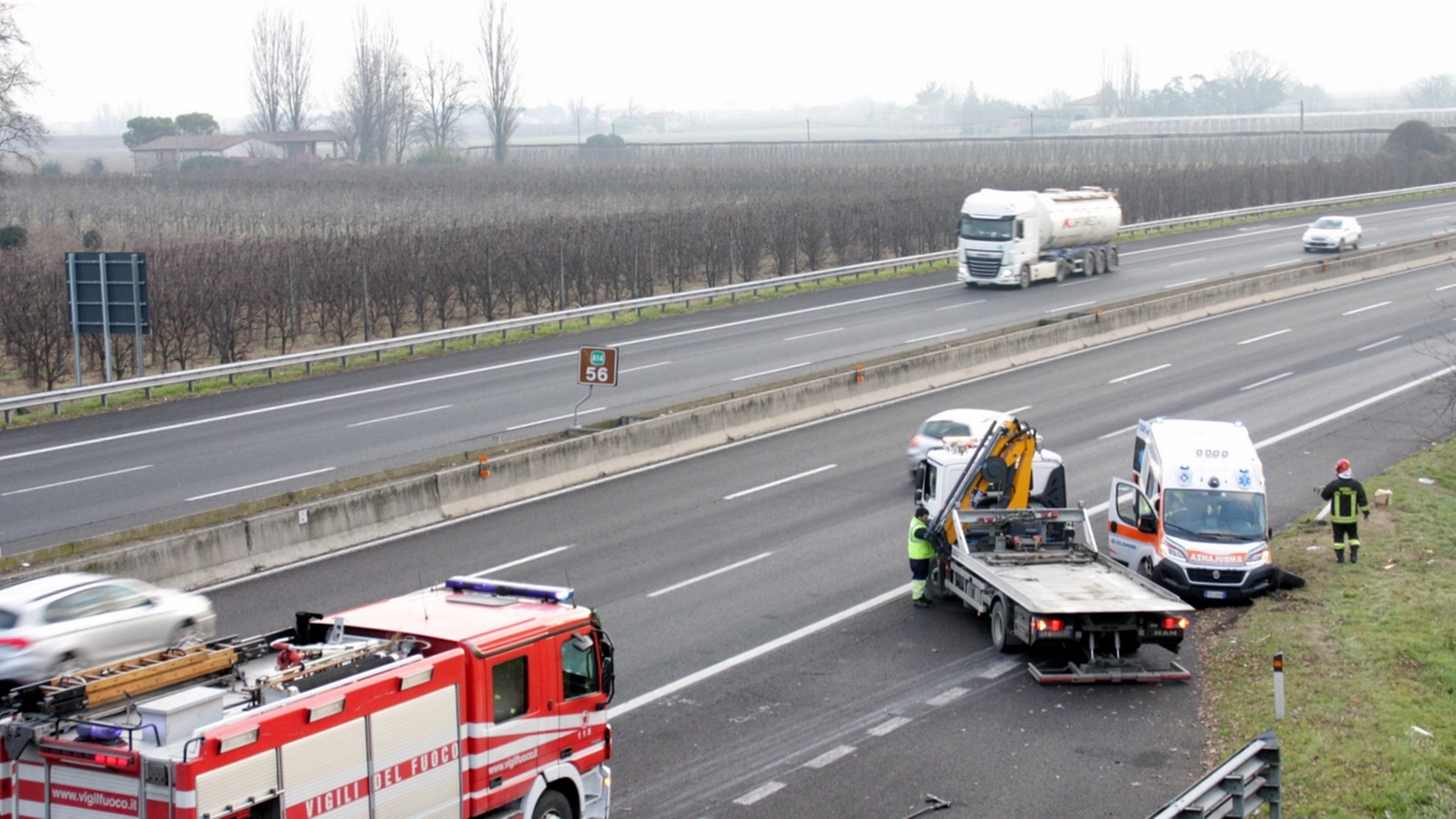 Incidente A14 Faenza, ambulanza si ribalta in autostrada