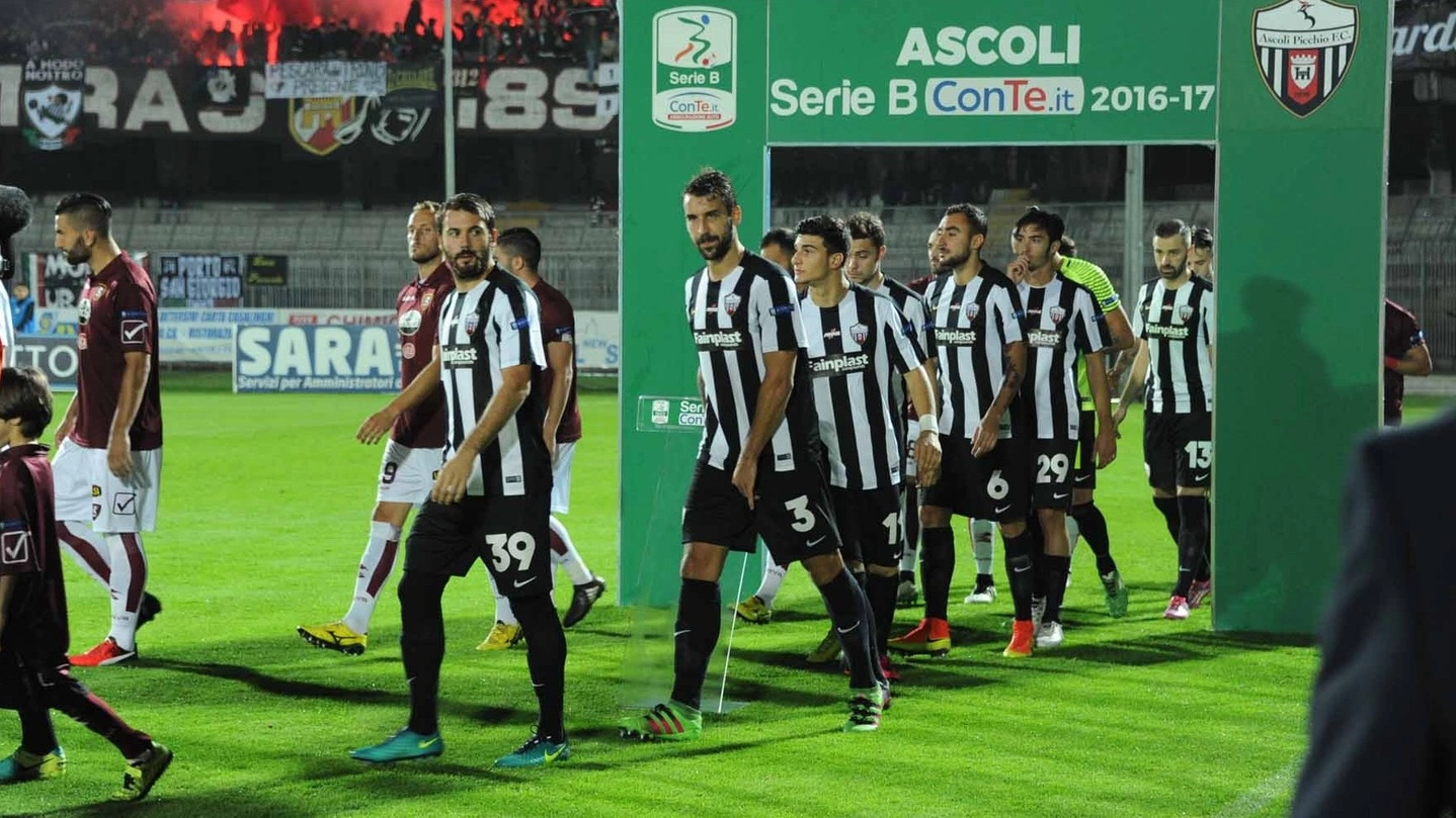 L’Ascoli durante la partita contro la Salernitana (Labolognese)