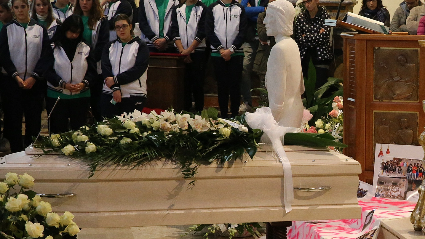 Il funerale della diciannovenne Francesca Ricci a Morciola (FotoPrint)