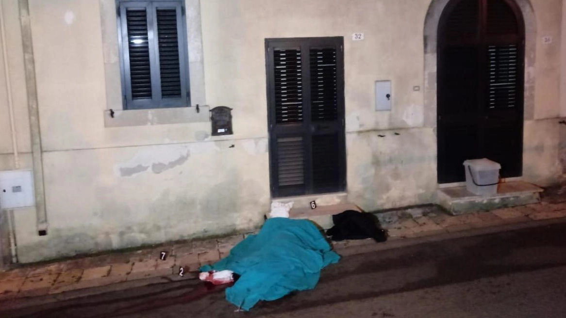 Il corpo di Sonia Di Maggio massacrato di coltellate a Minervino in provincia di Lecce