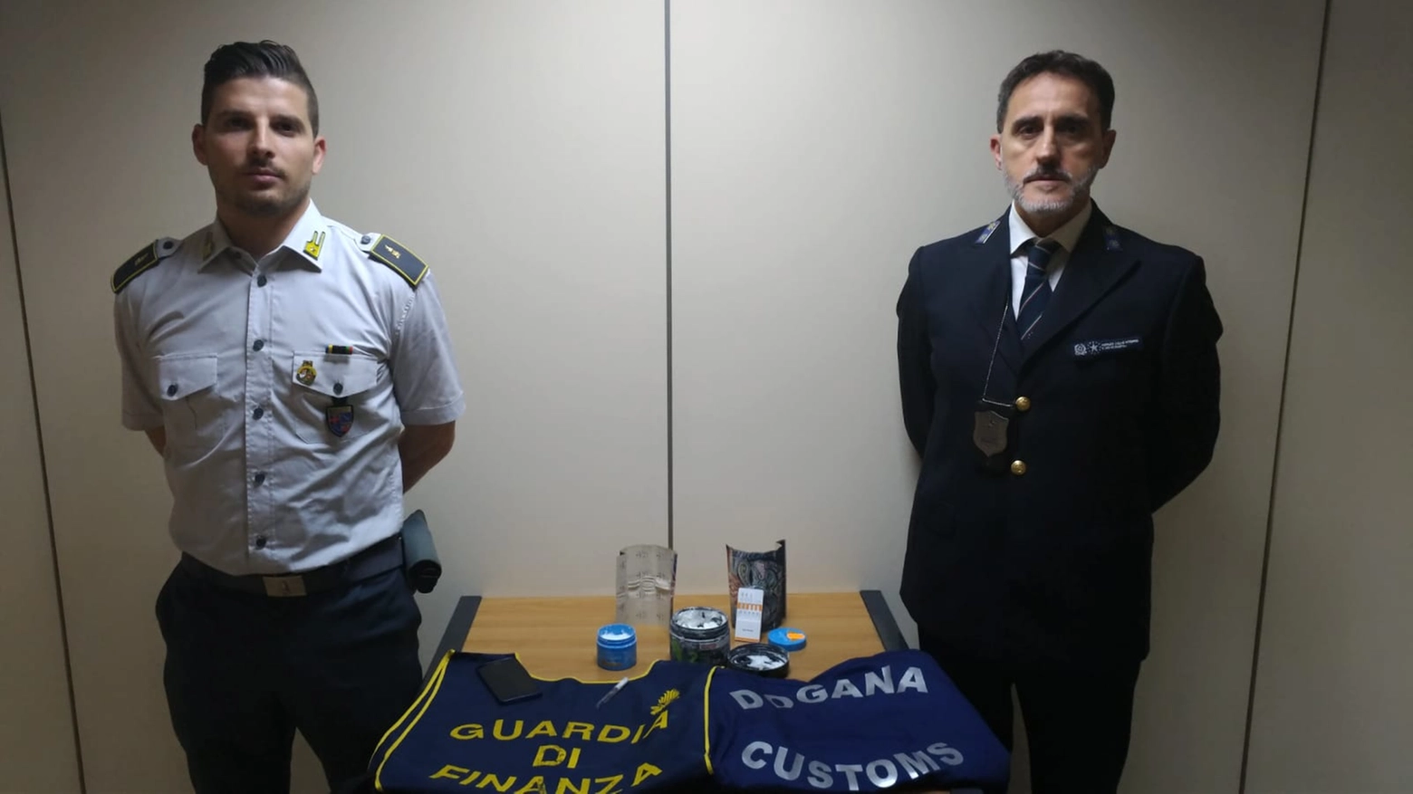 La droga sequestrata all'aeroporto di Bologna