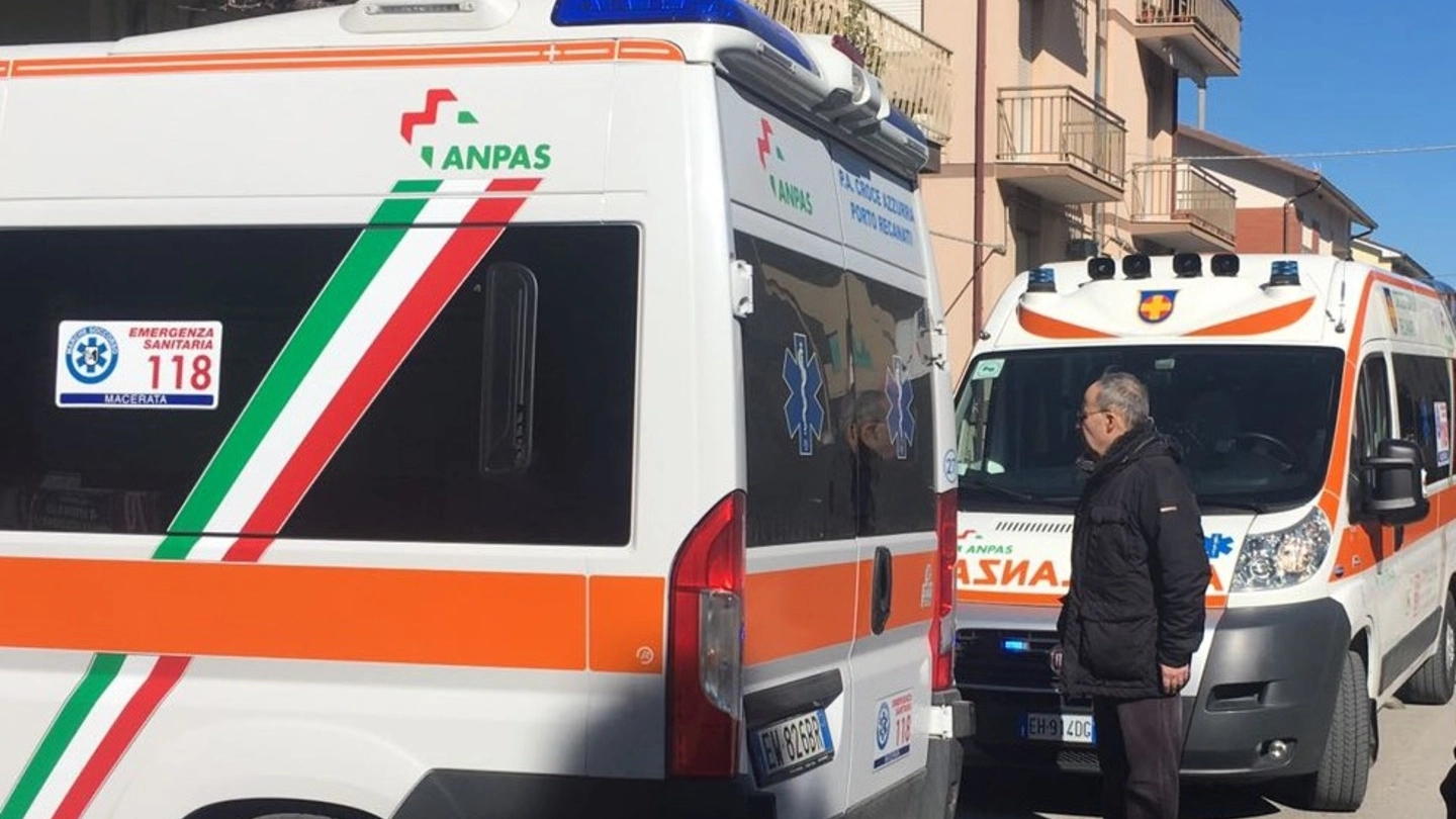 CHOC Le ambulanze in via Verdi