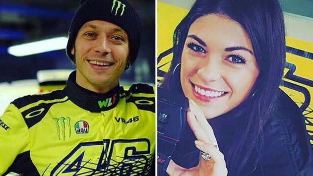Valentino Rossi in versione rally con a fianco la fidanzata Linda Morselli