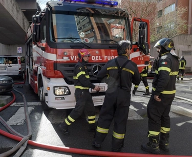 Incendio a Chioggia, fiamme in un appartamento: uomo ustionato e intossicato