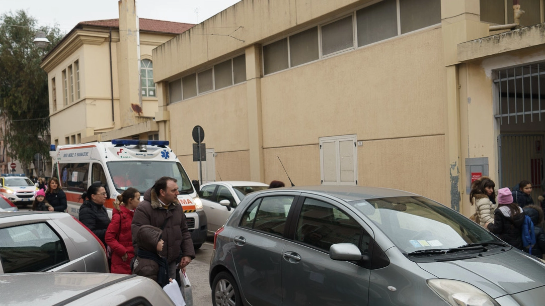 ul posto l’ambulanza e l’automedica della Croce Azzurra di Porto San Giorgio (Foto Zeppilli)