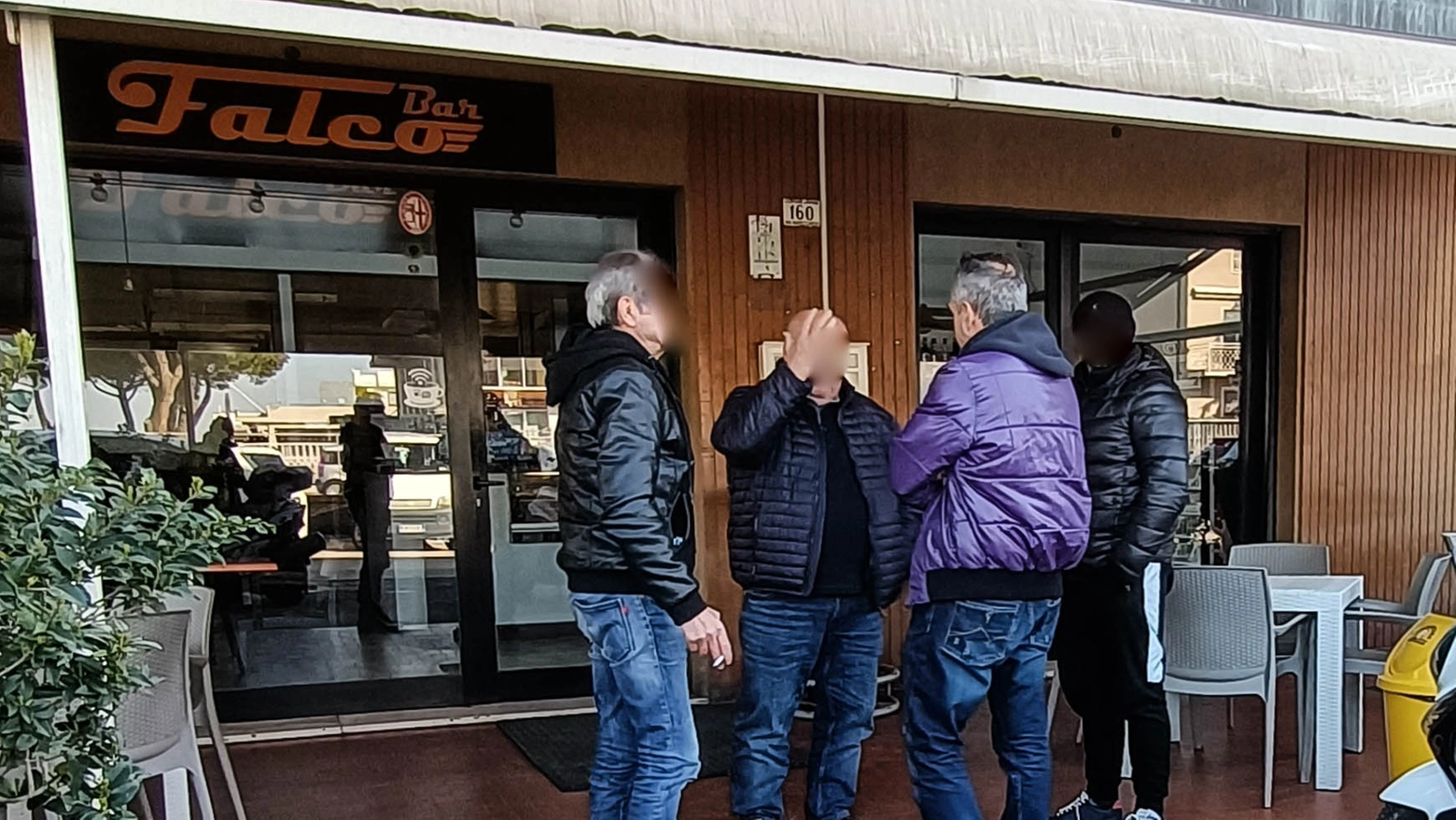 Il bar Falco preso d'assalto dai banditi a Rimini