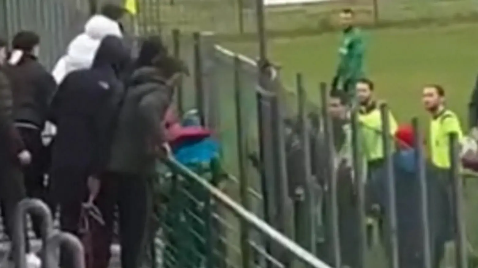 Giocatore colpito a ’ombrellate’ dai tifosi:  multa di 150 euro al Verucchio calcio