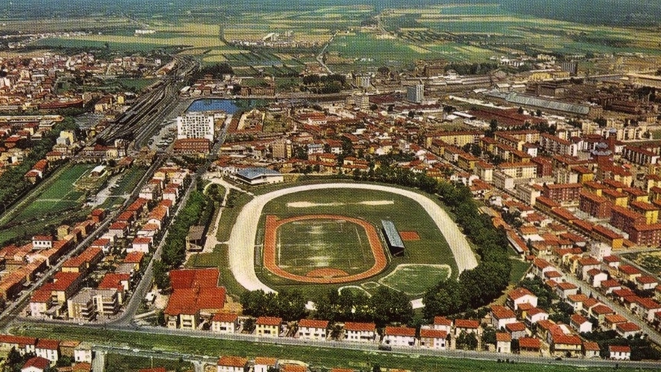 Il polisportivo Darsena nel 1965, poco prima che venisse inaugurato il Benelli