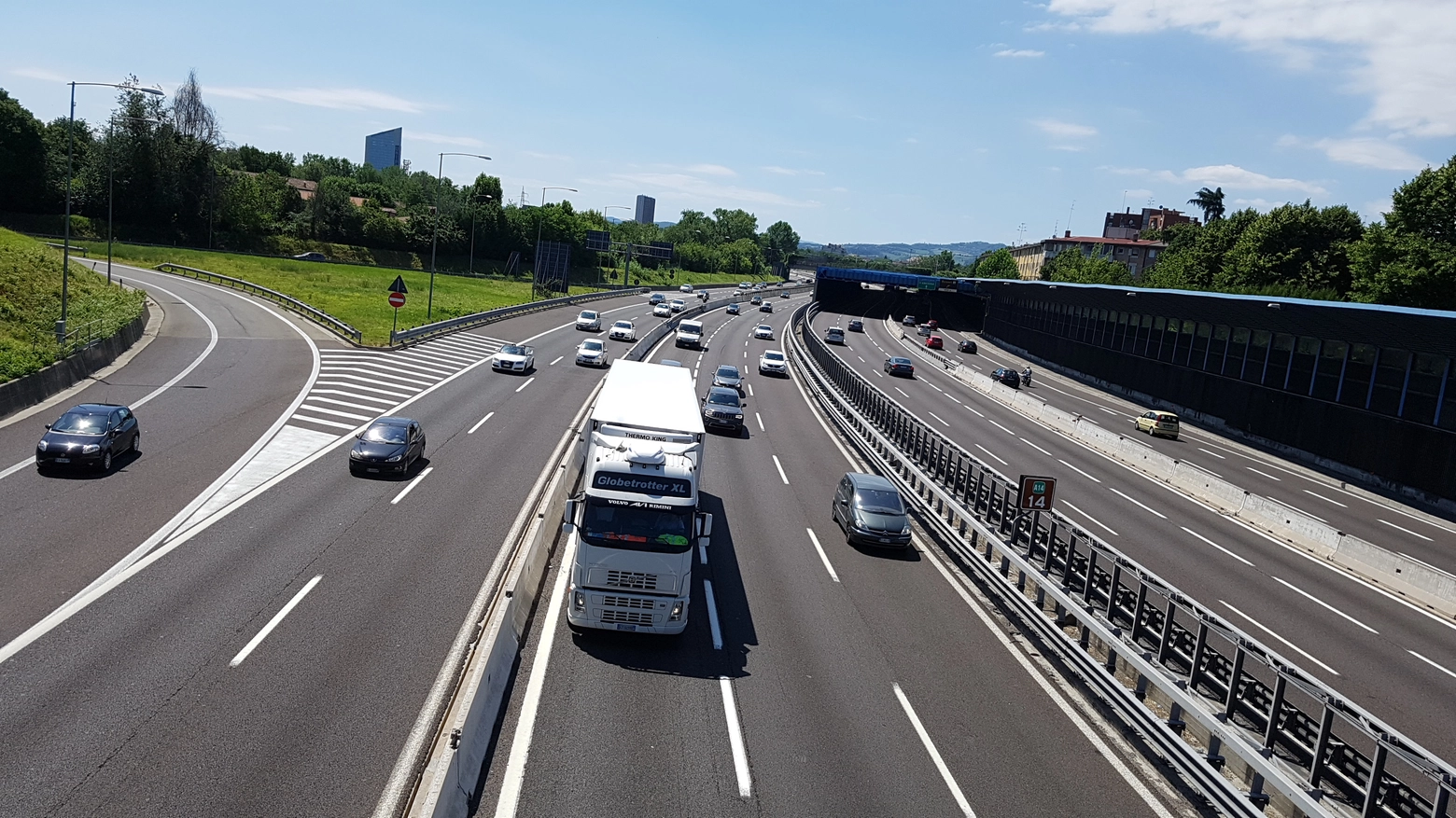 I nodo tangenziale e autostrada a Bologna (foto Dire)