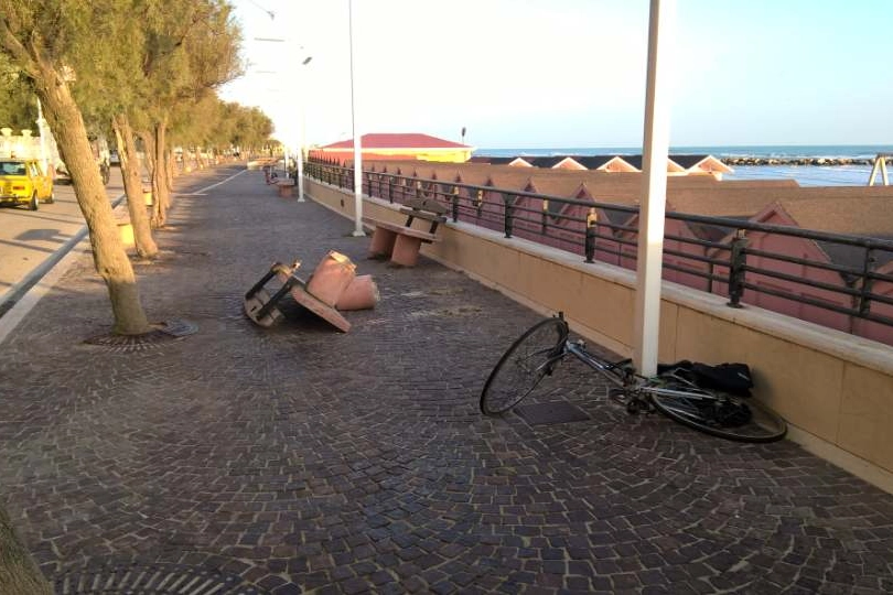 Pesaro, danni in spiaggia