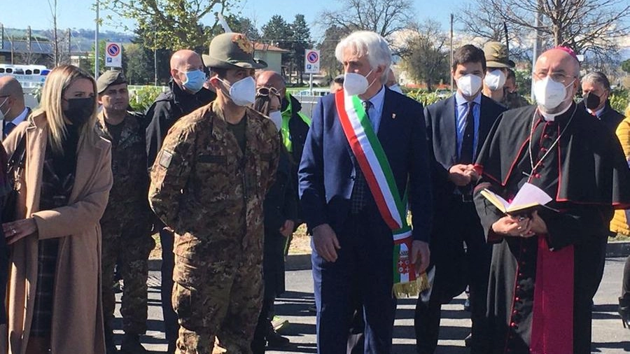 Il generale Figliuolo in visita nelle Marche (Foto Calavita)