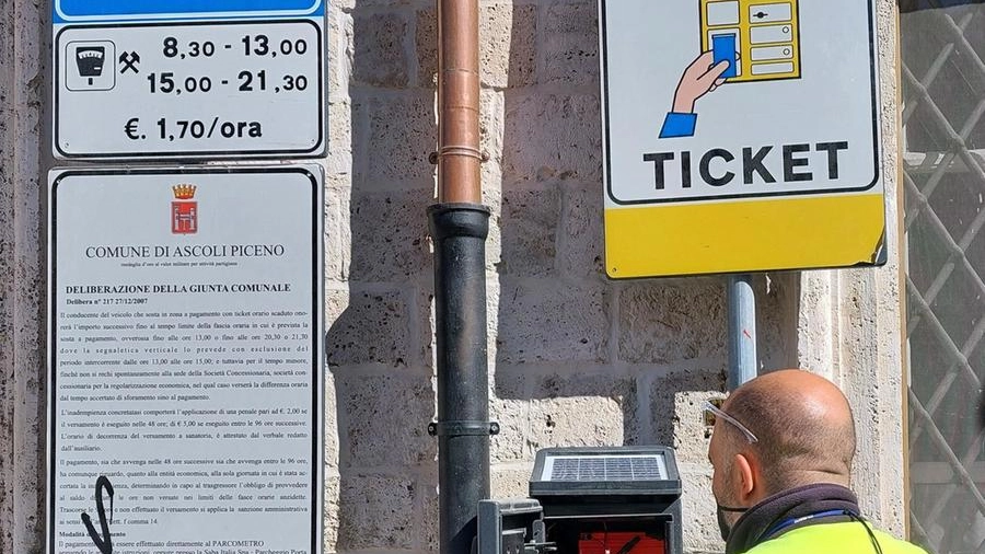 Parcheggi ad Ascoli: prime due ore di sosta a un euro l’ora