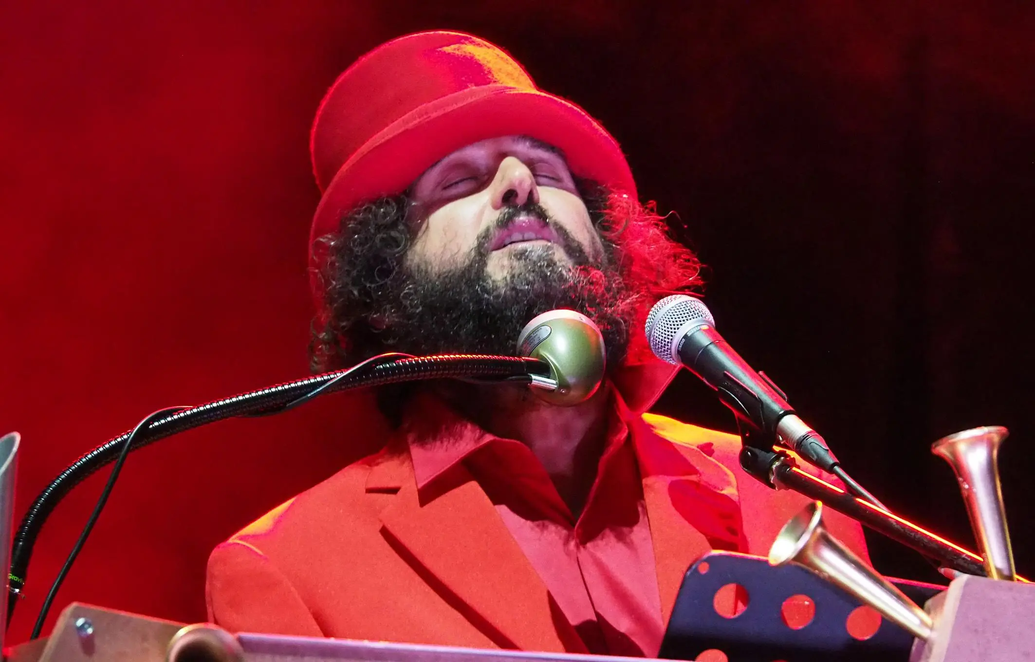Capossela e Brunori Sas, il festival saluta col botto