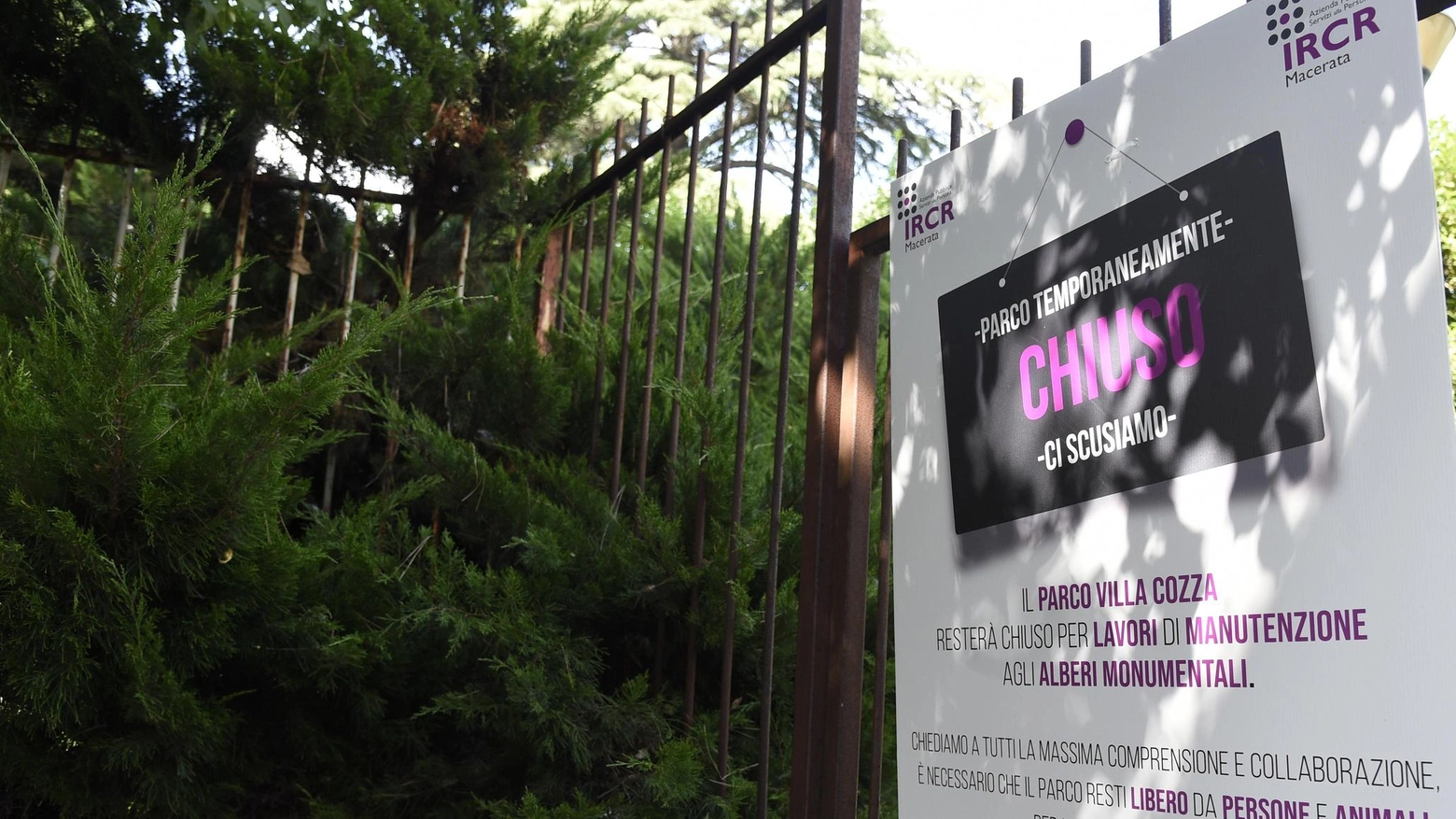 Villa Cozza nel limbo: "Mancano ancora le certificazioni, il parco resta chiuso"
