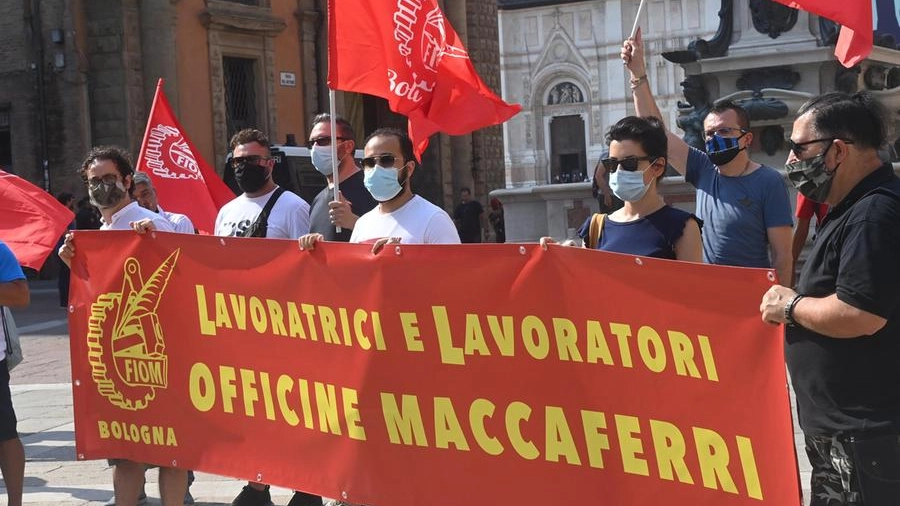Una protesta dei lavoratori delle Officine Maccaferri 
