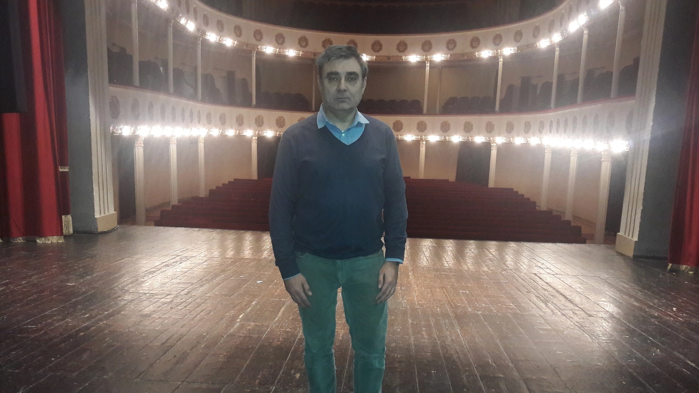 Il sindaco Maurizio Mazzanti nel teatro di Budrio