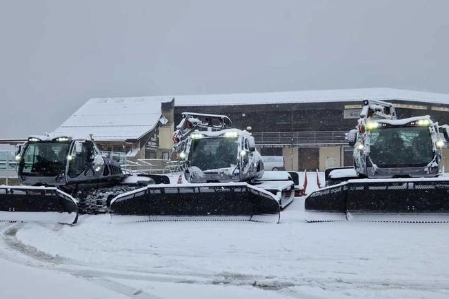 Neve al Cimone da ieri mattina: entro il fine settimana tutta la struttura partirà a pieno regime