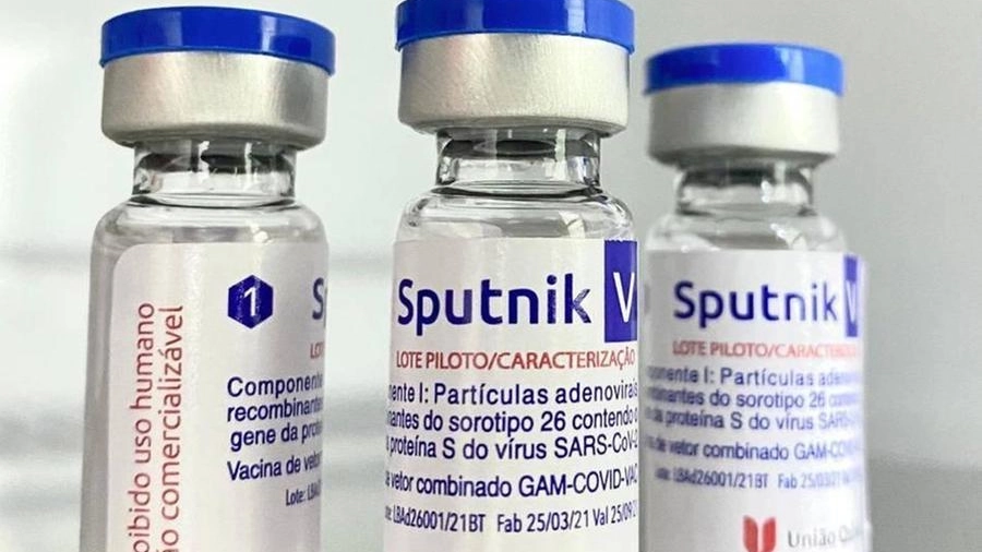 Fiale di Sputnik V, il vaccino russo anti-Covid (Dire)