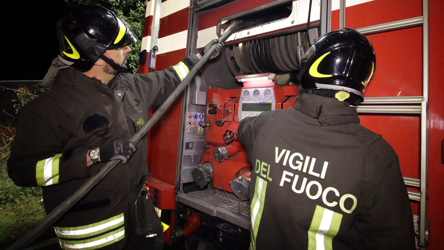 Vigili del fuoco in azione a Civitanova (foto d’archivio)